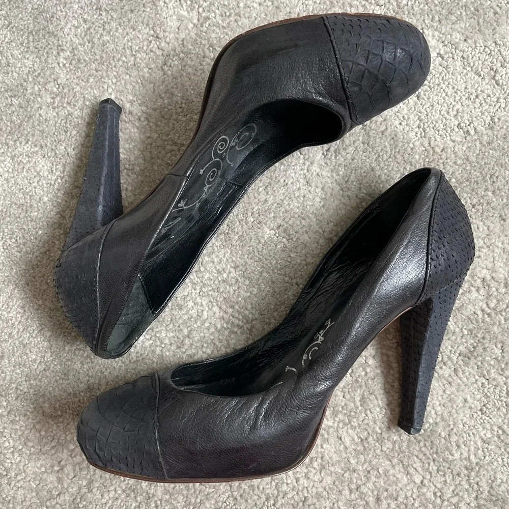 Tibi New York Black Snake Embossed Leather Round Toe  Hidden Platform Pumps 36.5